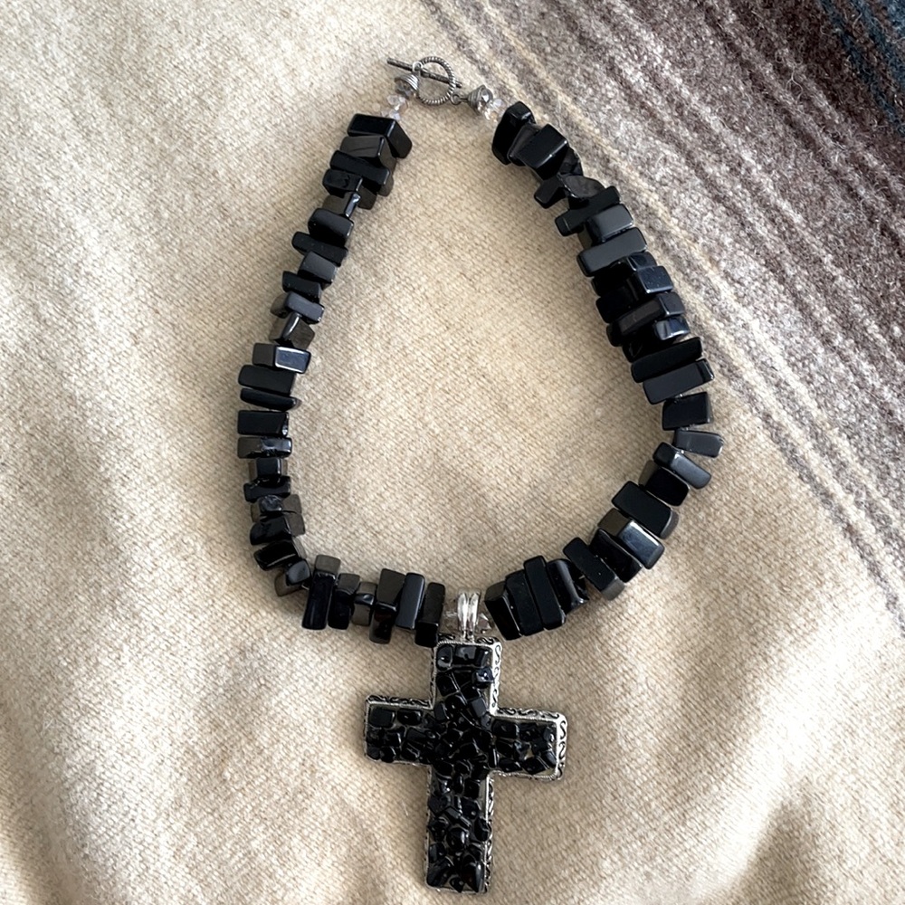 🎄Black Chunk Necklace w/ Black Stone Cross Pendant - Picture 8 of 11